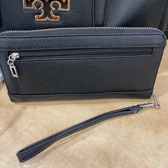 Guess zippered wallet - Picture 2 of 6